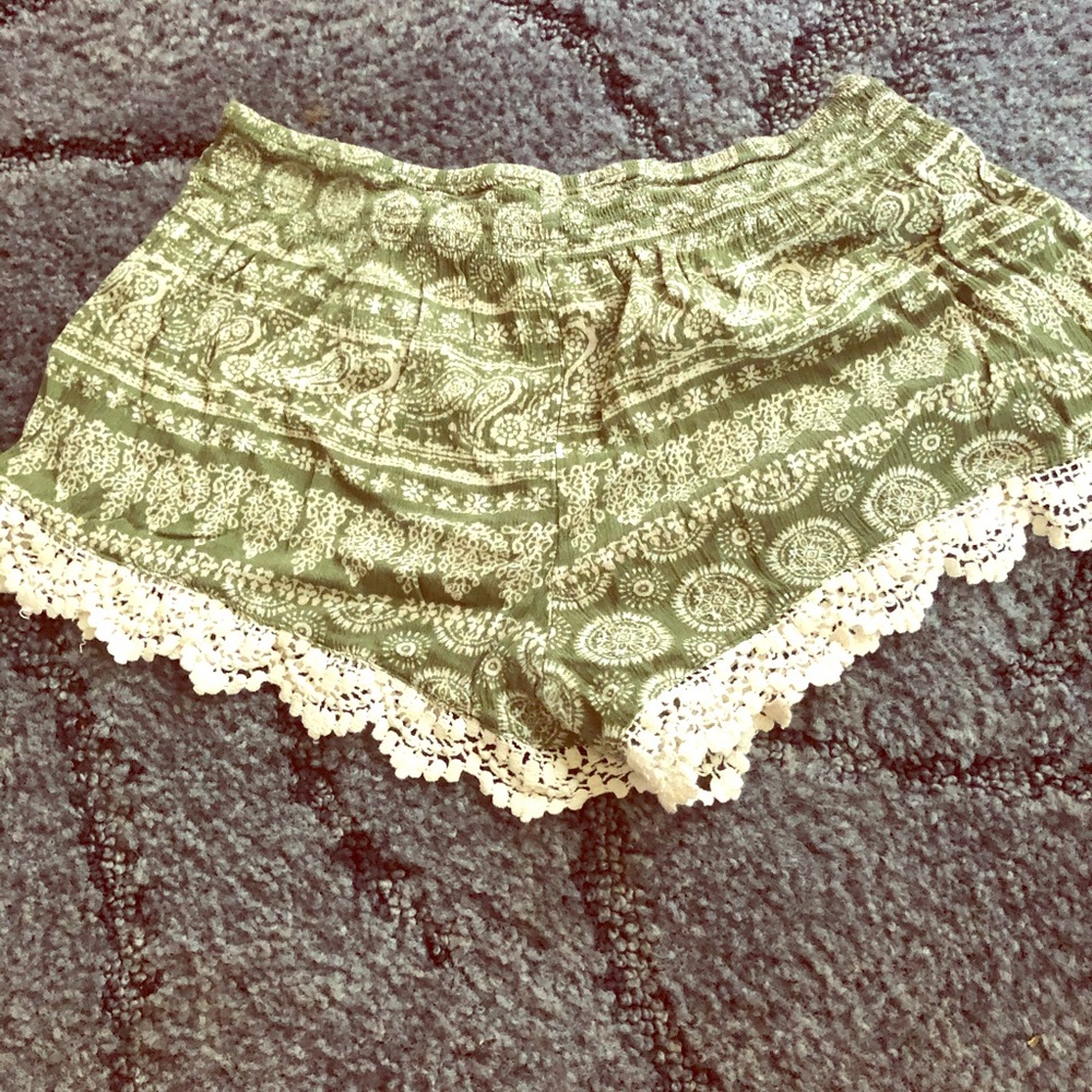Cute green boho style forever 21 shorts